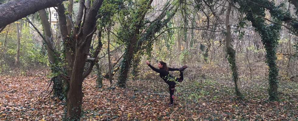 BACK.TO.THE.ROOTS - Outdoor-Yoga