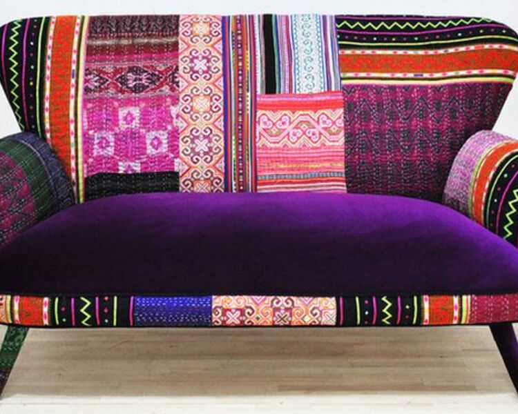 die lila Couch - das Wohnzimmer-Atelier - ein Ort, wo Veränderungen